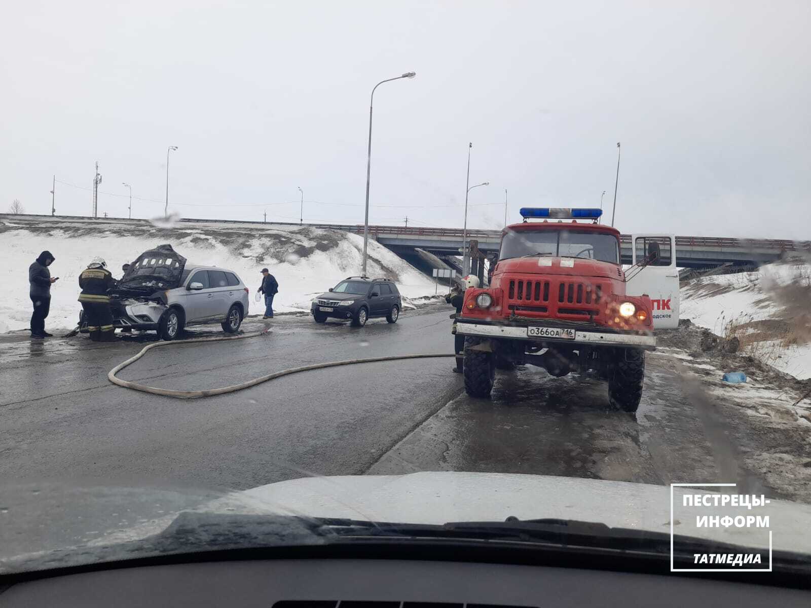 Между селами Богородское и Гильдеево произошло возгорание автомобиля