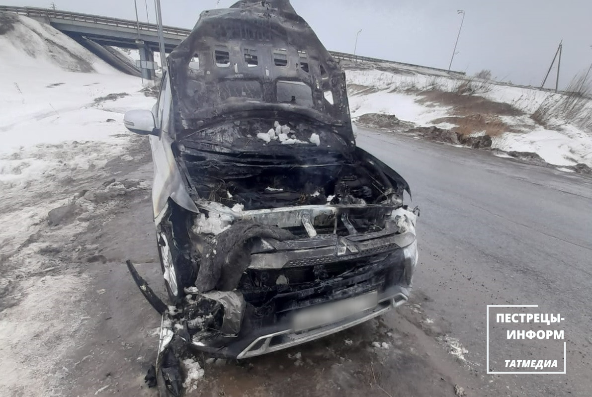 Между селами Богородское и Гильдеево произошло возгорание автомобиля