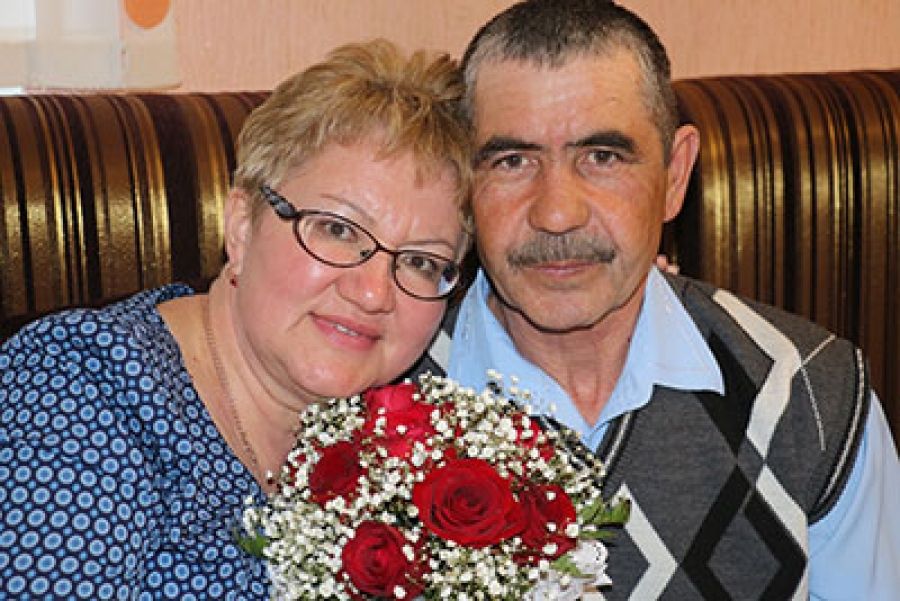 Дорогого мужа, отца, деда Рашата Мухаметгазизовича ВАХИТОВА поздравляем с 60-летним юбилеем! 