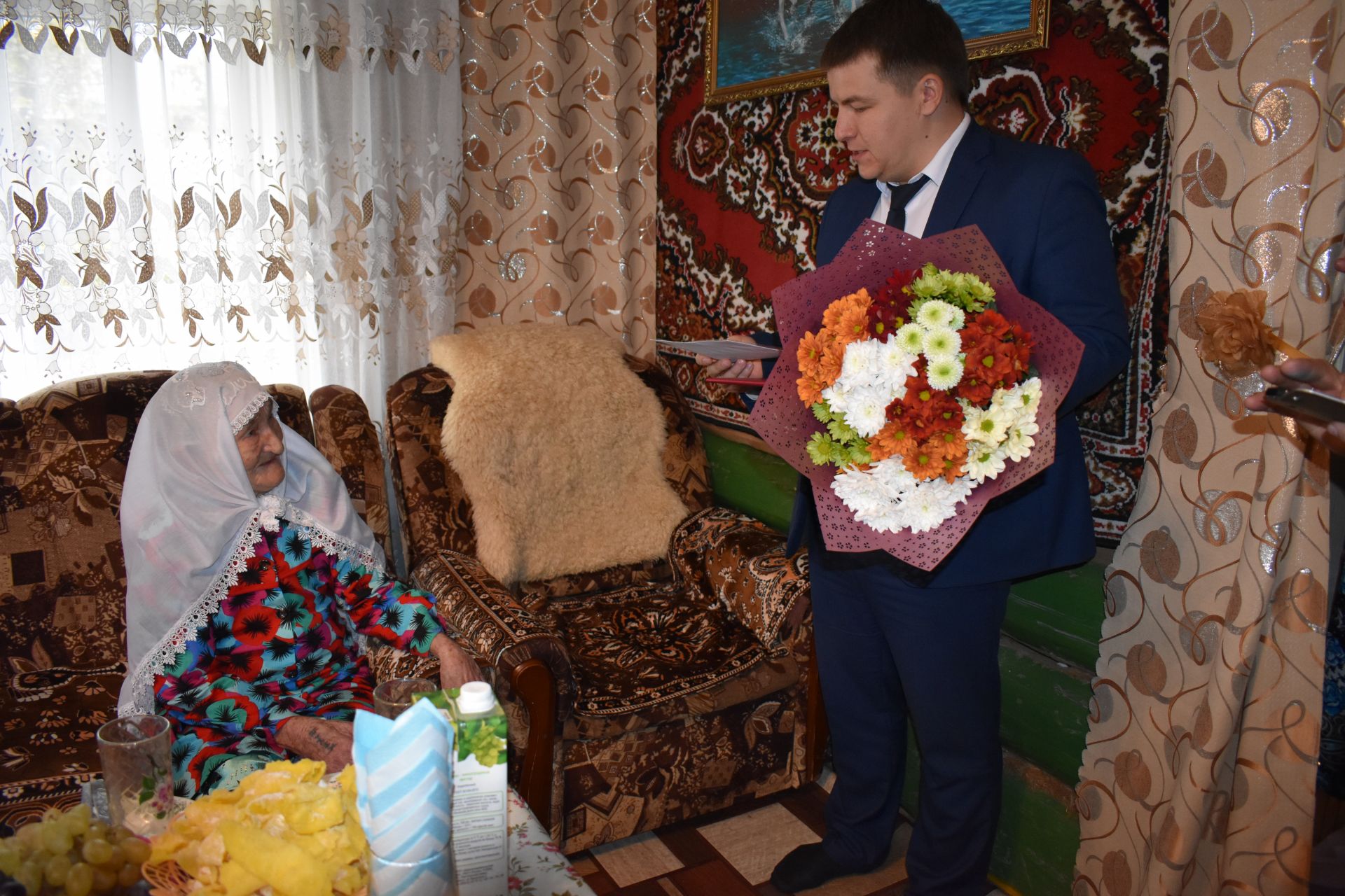 Долгожительница села Шали Гарипова Хазар Мирзахасановна отметила свой юбилей – ей исполнилось 90 лет