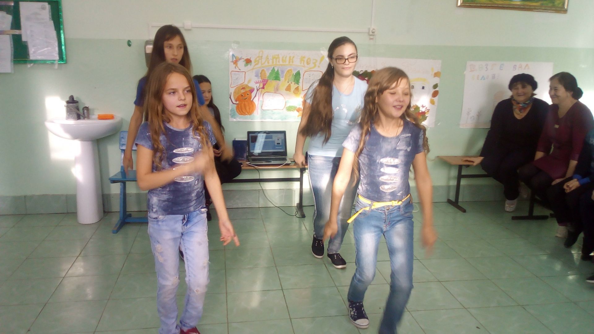 В Кряш-Сердинской школе прошел осенний бал