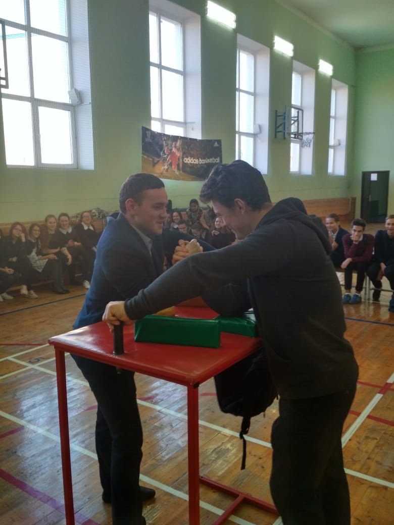 Ученики Пестречинских  школ встретились с Чемпионом мира Артуром Макаровым