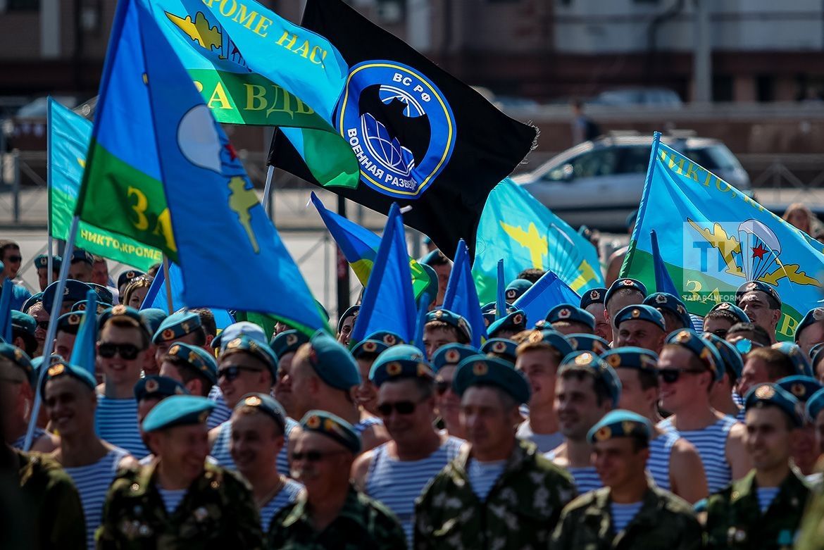 Казанские десантники отмечают профессиональный праздник маршем за ЗОЖ