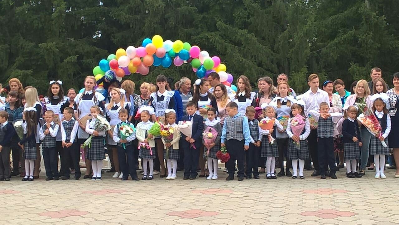 В Ленино-Кокушкинской школе прозвенел первый звонок