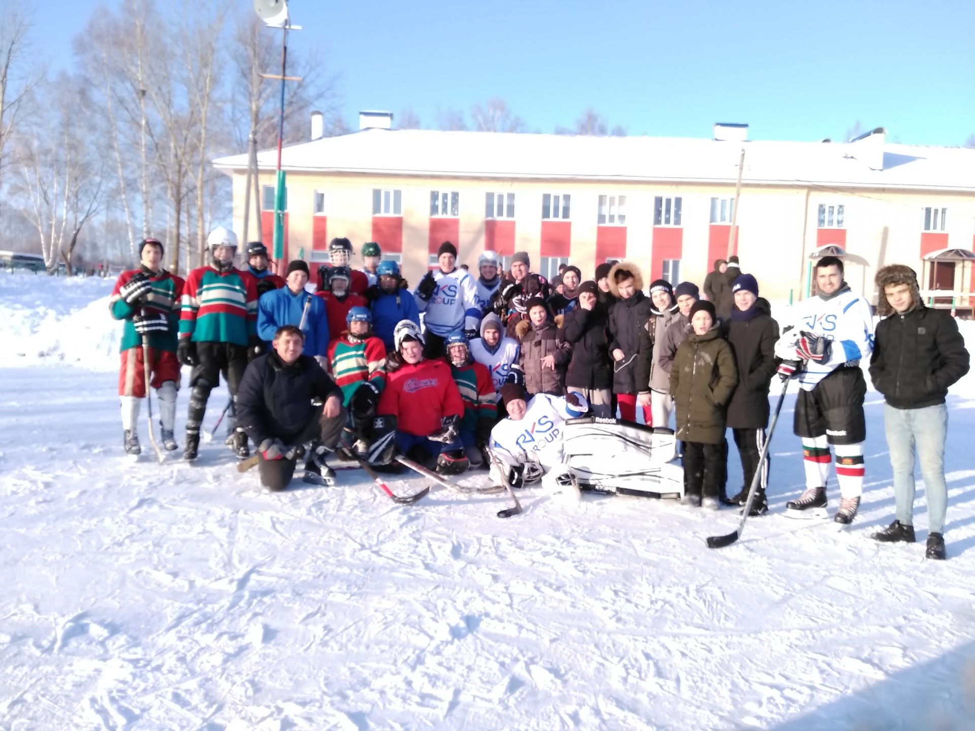 В селе Пановка состоялись хоккейные матчи