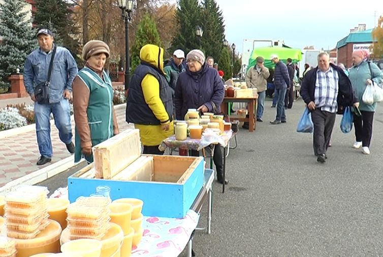 Бесплатный подвоз продукции, большой ассортимент меда разных сортов