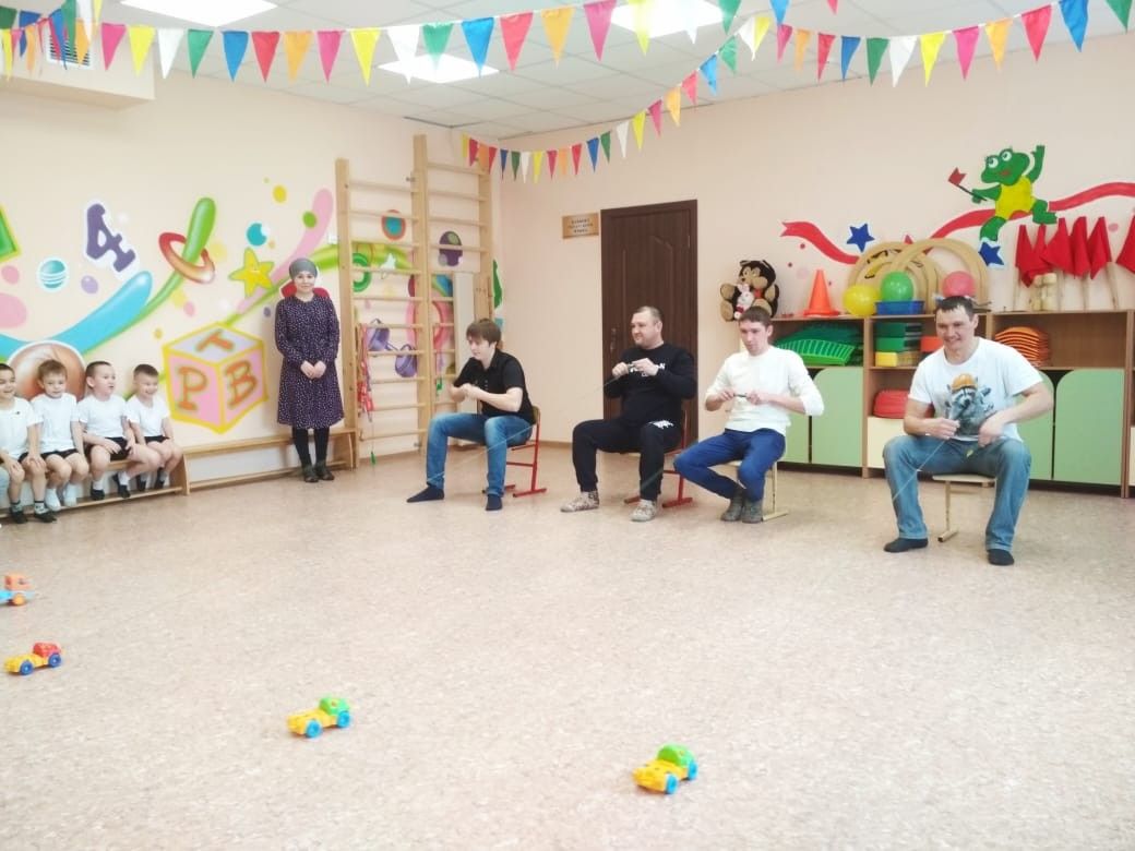 В детском саду "Бэлэкэч" прошли мероприятия, посвященные Дню защитника Отечества