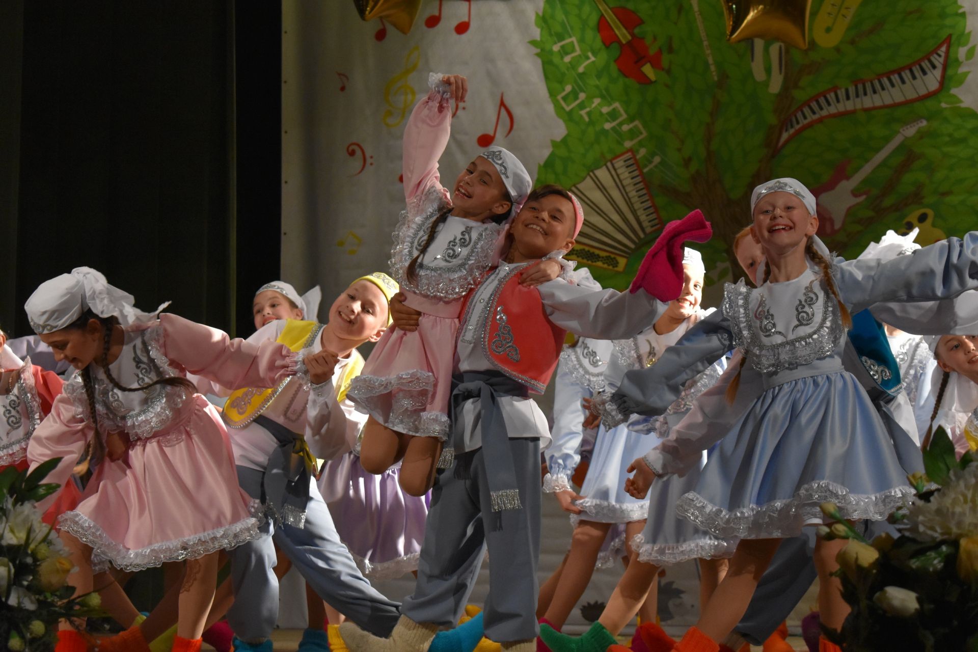 В РДК прошел отчетный концерт с участием воспитанников пестречинской Детской школы искусств