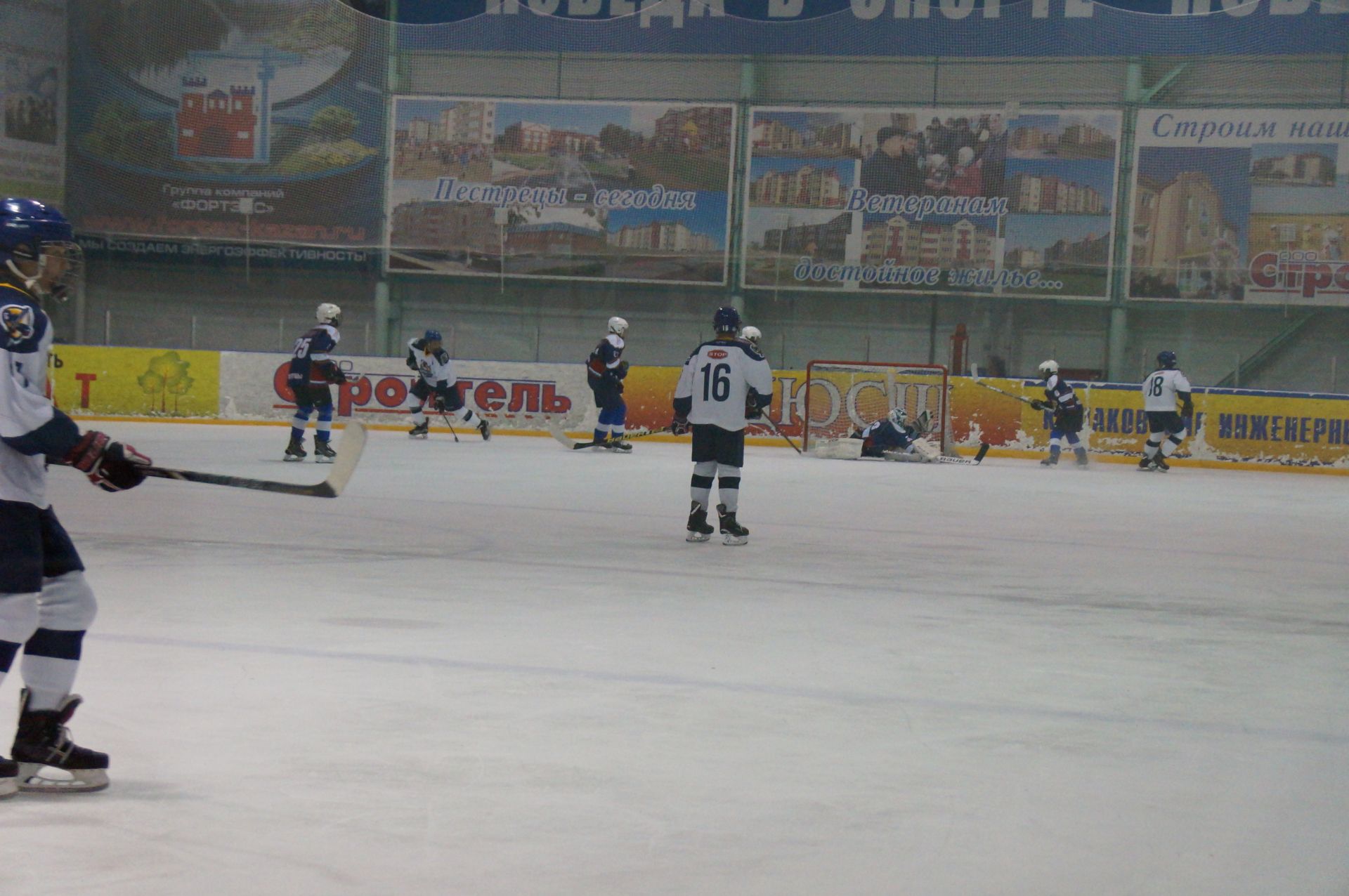 В Пестрецах стартовал хоккейный турнир