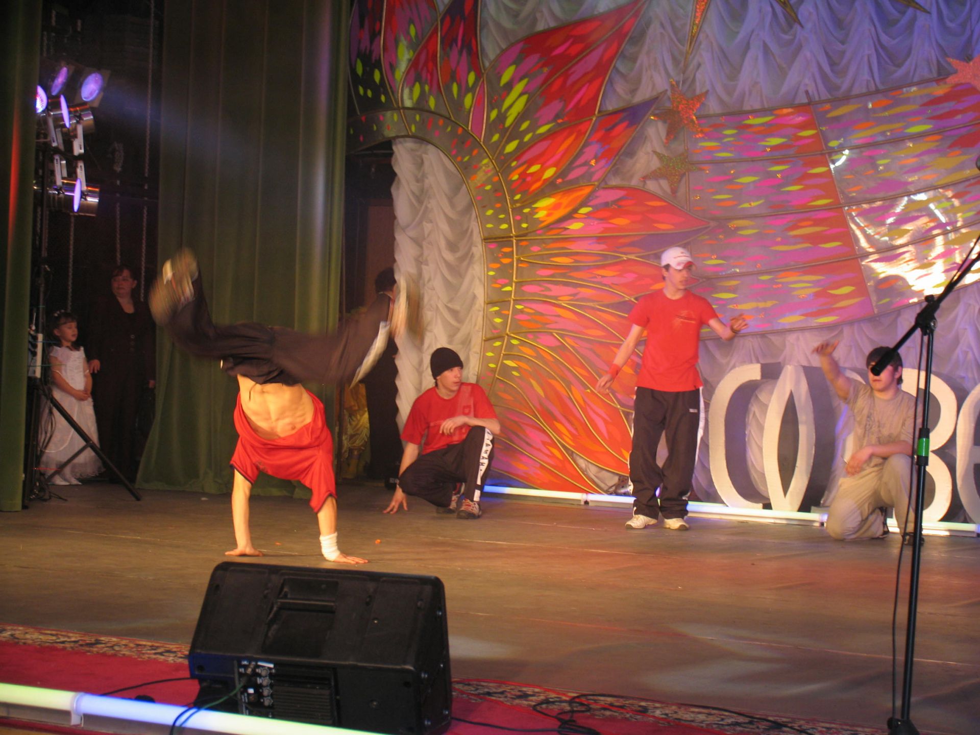 Фотографии с гала-концерта фестиваля «СОЗВЕЗДИЕ-ЙОЛДЫЗЛЫК» 2007 года