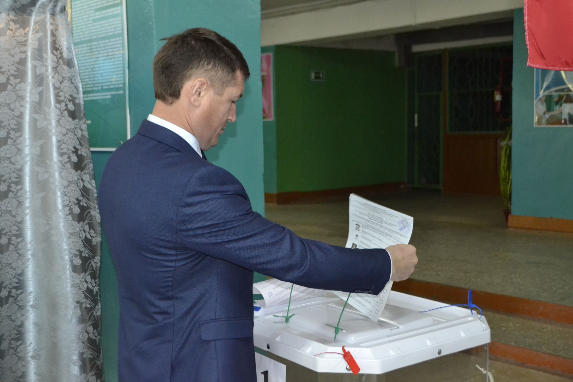 Глава Пестречинского района принял участие в голосовании