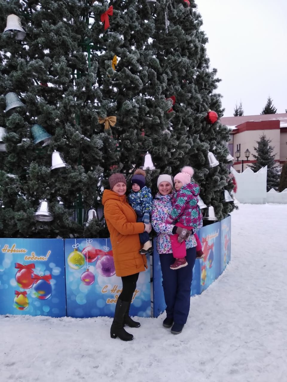 "Рождественская сказка" собрала пестречинцев возле новогодней елки
