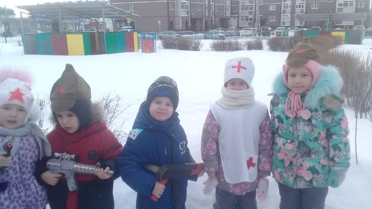 В преддверии празднования Дня защитника Отечества в МБДОУ Солнышко провели ряд мероприятий с детьми