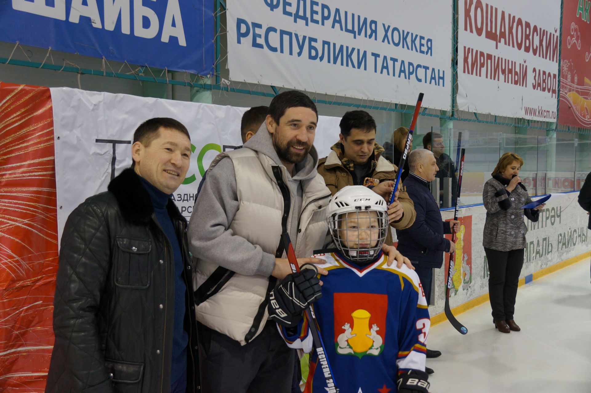 Легенда российского хоккея Данис Зарипов посетил Пестречинский район