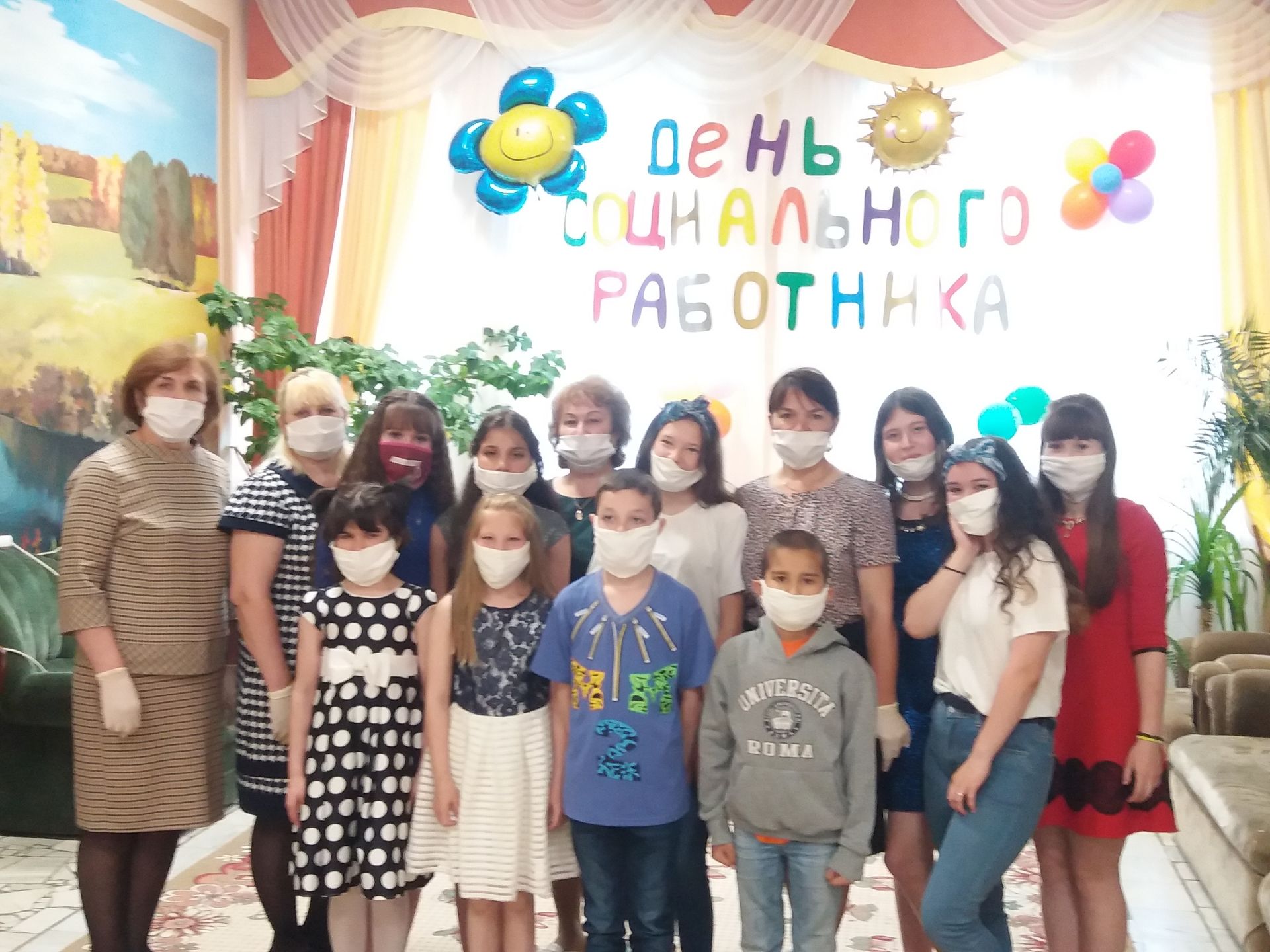 Воспитанники приюта «Шатлык» Пестречинского района подарили своим воспитателям праздничный концерт
