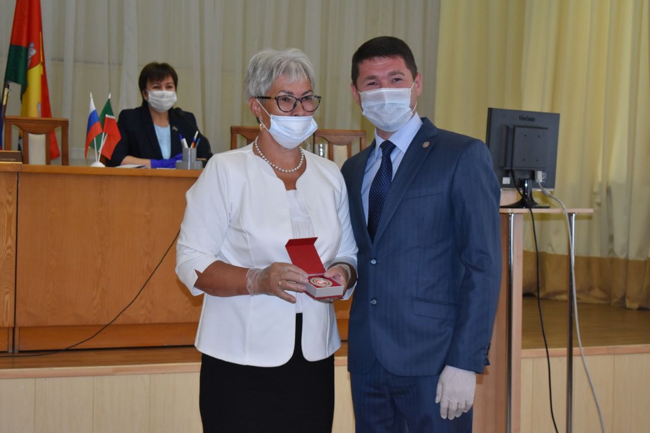 Депутатам Совета Пестречинского района вручили медали