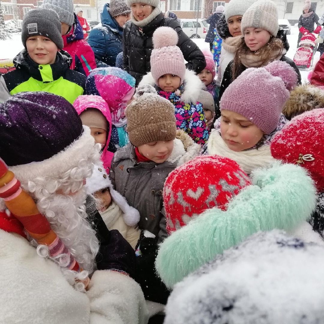 Детская новогодняя программа "Зимнее волшебство" прошла сегодня в ЖК "Царево"
