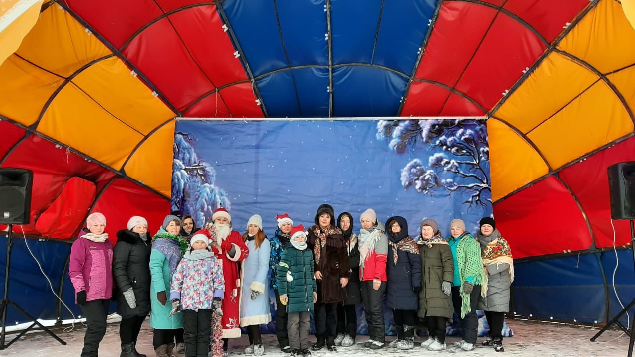 В Пестрецах сотрудники детского сада "Колокольчик" создали праздничную атмосферу