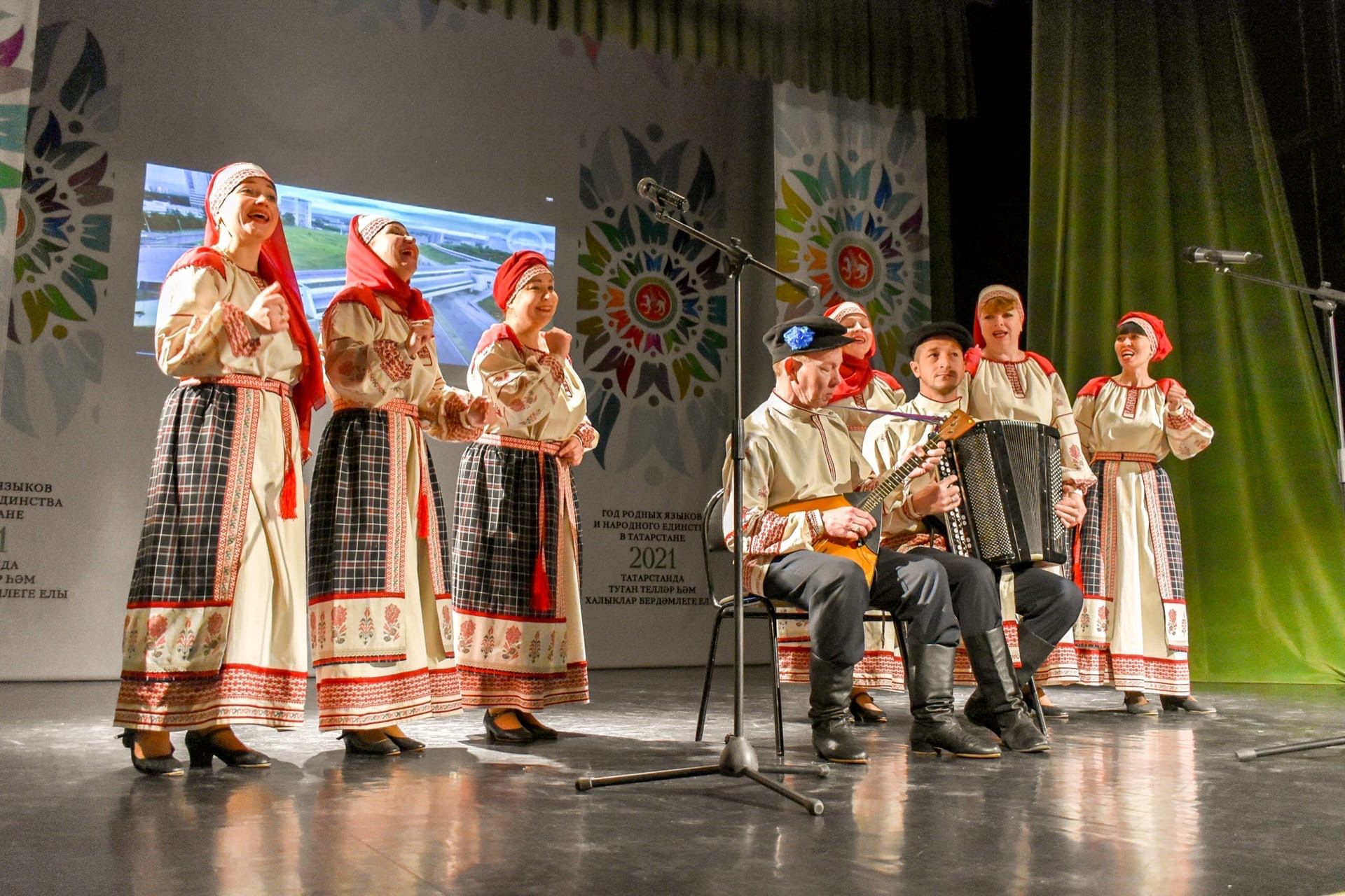 В пестречинском РДК прошел праздничный концерт «Язык – живая душа народа»