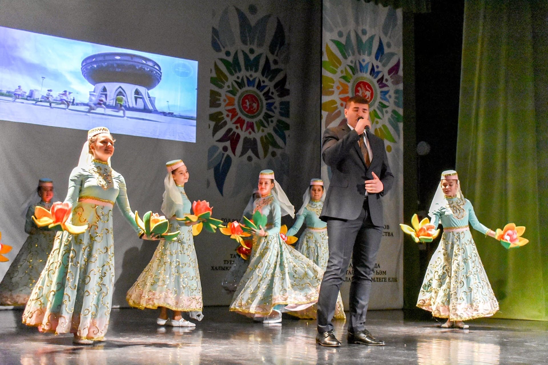 В пестречинском РДК прошел праздничный концерт «Язык – живая душа народа»