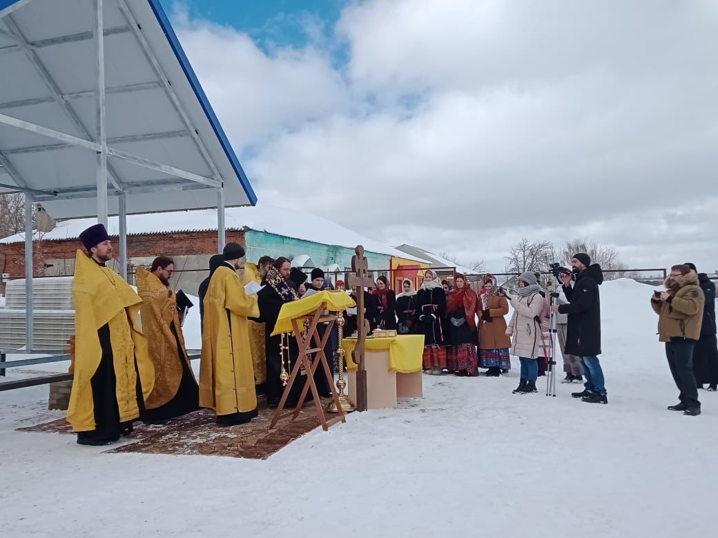 Сегодня заложили первый камень новой церкви в селе Кулаево