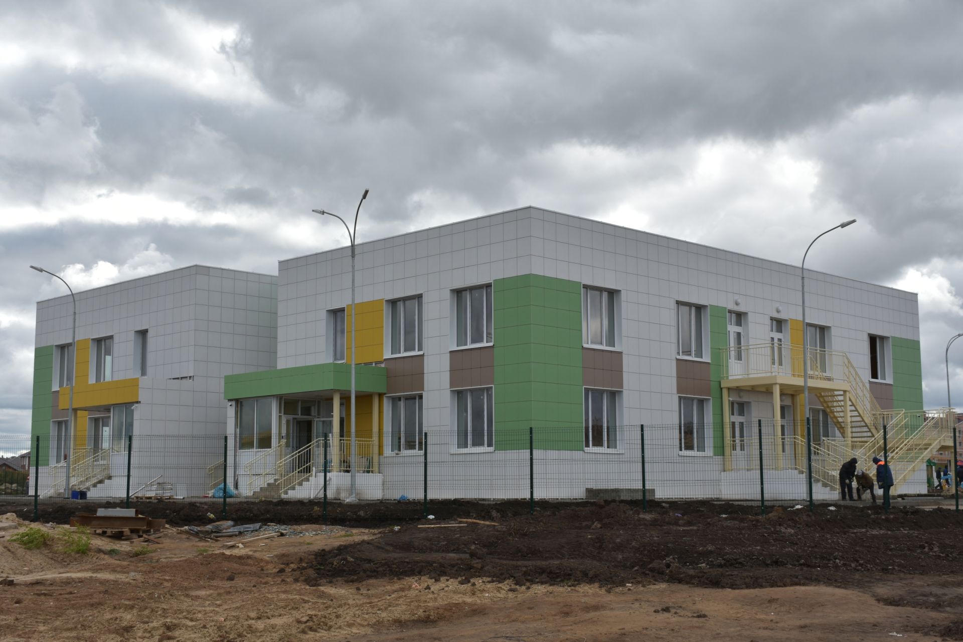 Ход строительства детсада в Куюках: работы внутри здания завершены на 99%