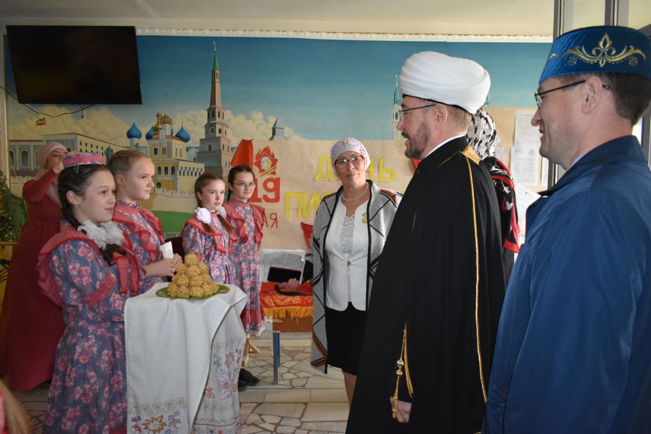 Председатель Духовного управления мусульман России Равил Гайнутдинов приехал в родное село Шали