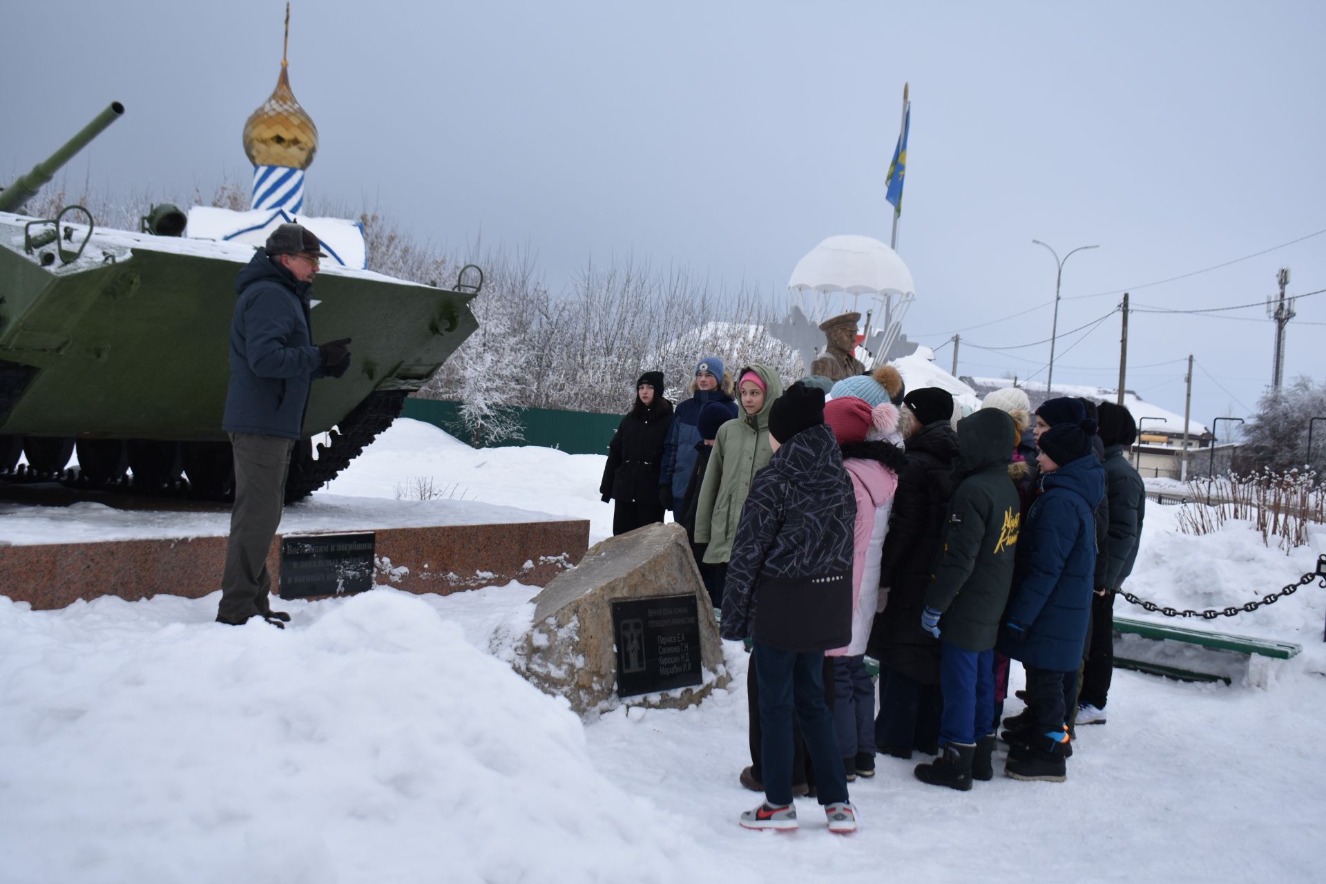 Пестречинских детей познакомили с военной техникой