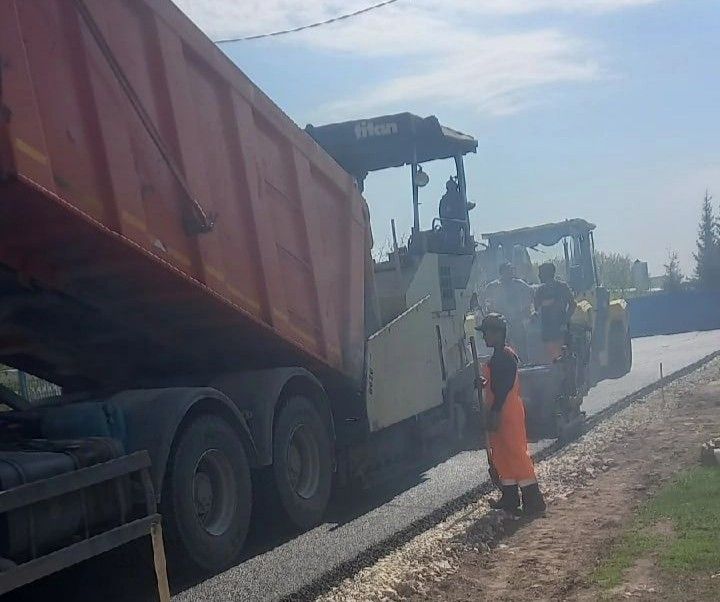 В селе Конь заасфальтировали дорогу к школе