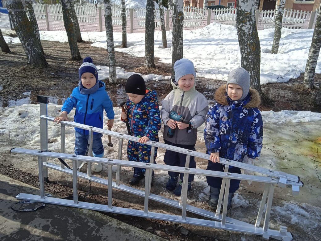 У пестречинского детского сада «Каенкай» появились новые скворечники