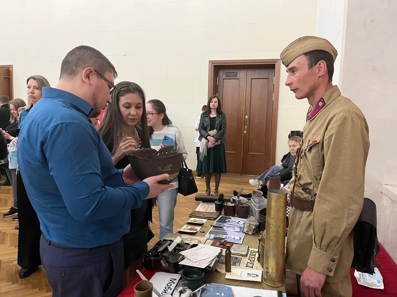Пестречинец представил военную экспозицию в ДК Ленина
