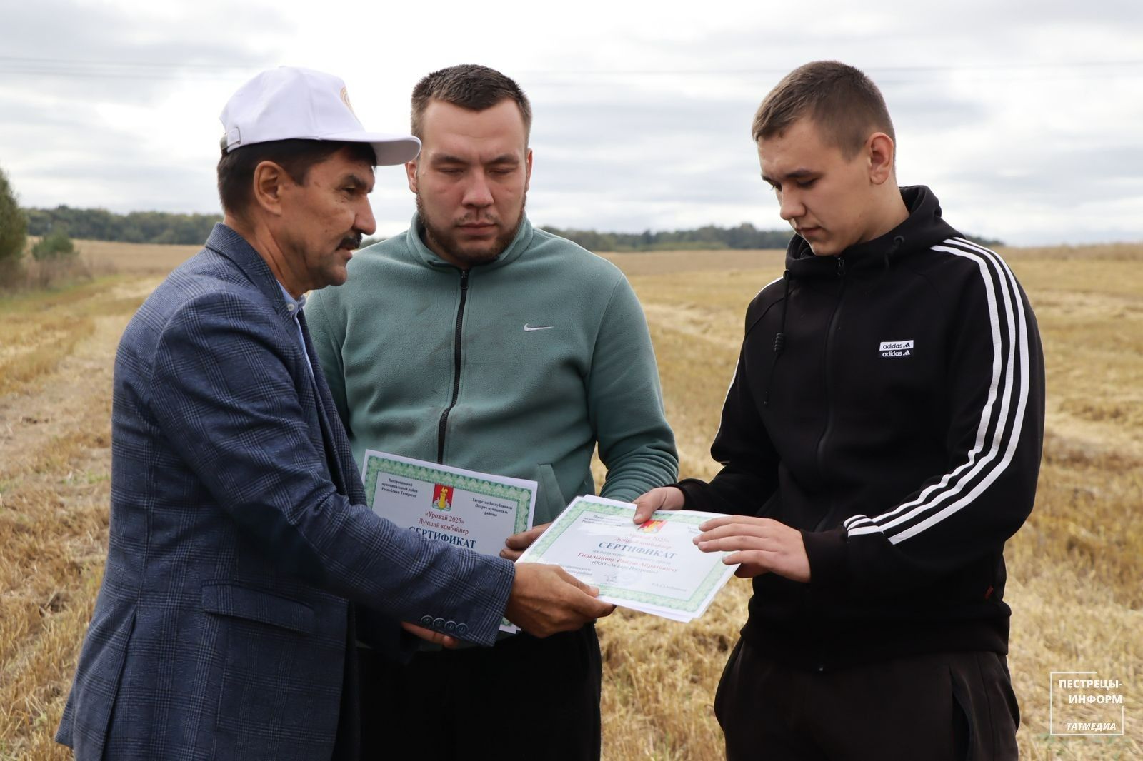 Наградили 10 аграриев «Ак барс-Пестрецы»