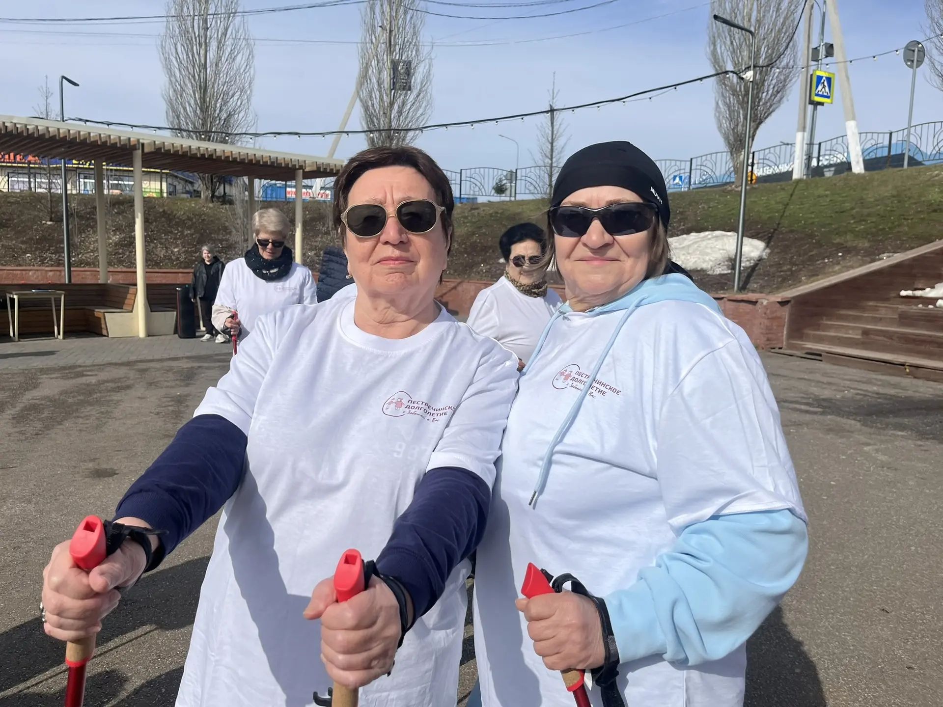В Пестрецах активисты, школьники и врач прошли 10 000 шагов к здоровью
