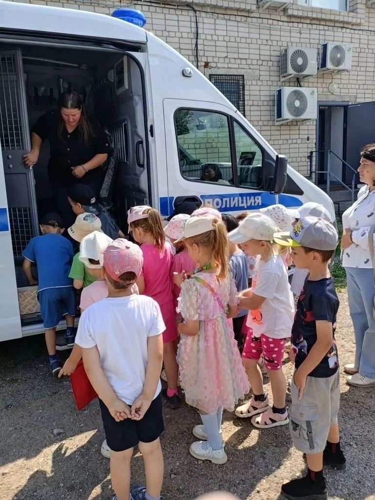 Воспитанники детсада «Колокольчик» побывали на экскурсии в пестречинской полиции