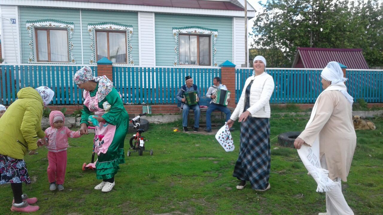 В Пестречинским районе начали собирать подарки на Сабантуй.