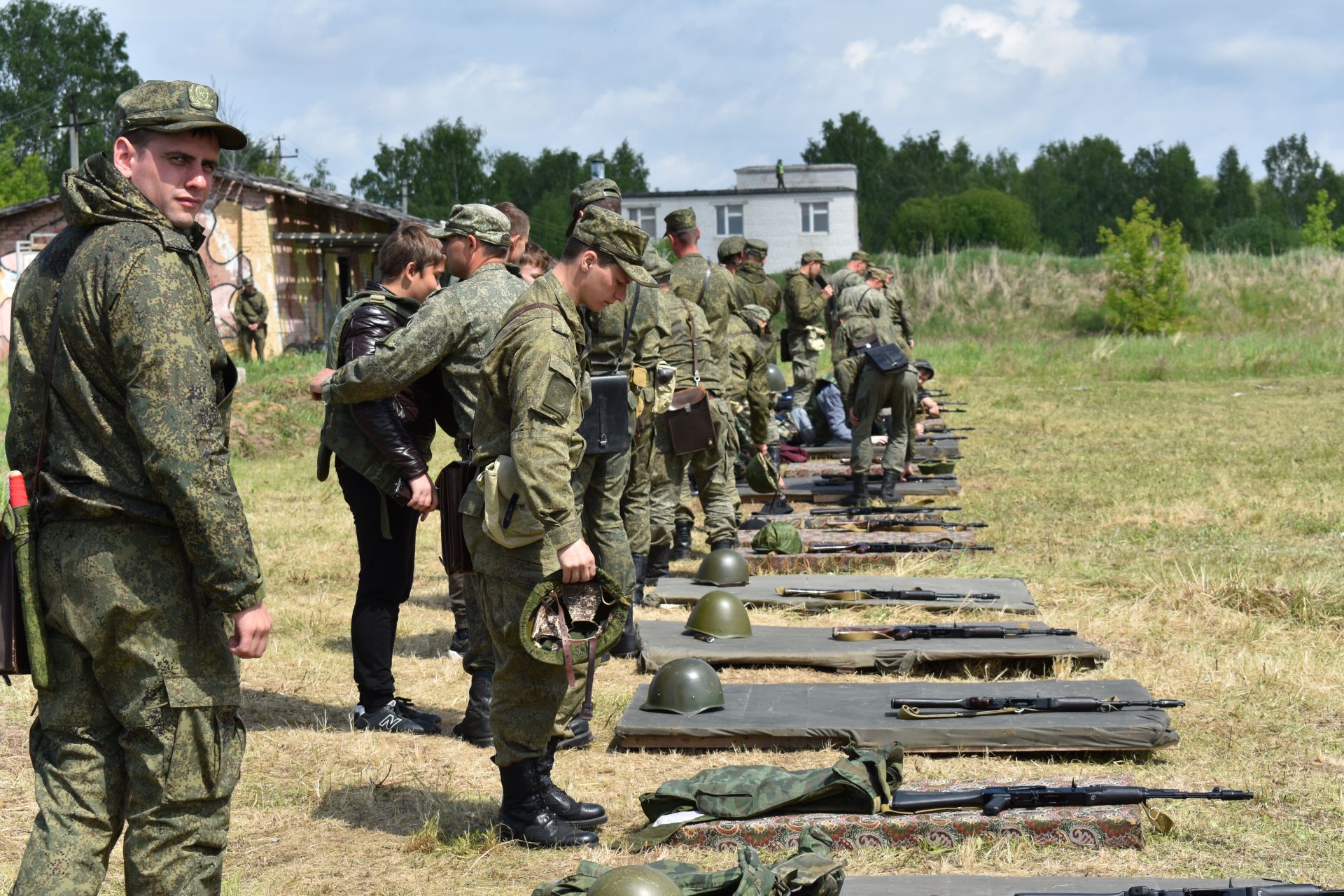 Юноши Пестречинского района прибыли на полигон танкового училища для прохождения боевых учений