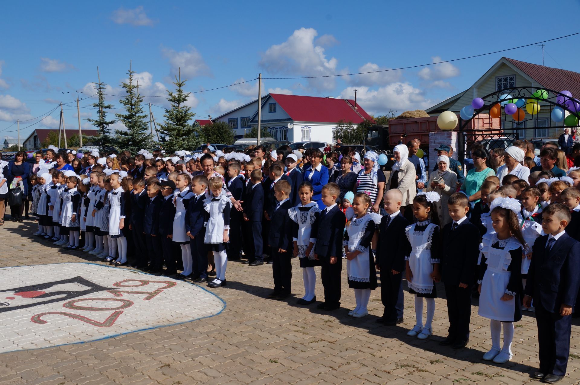 В Пестречинских школах прошли торжественные линейки ко Дню знаний