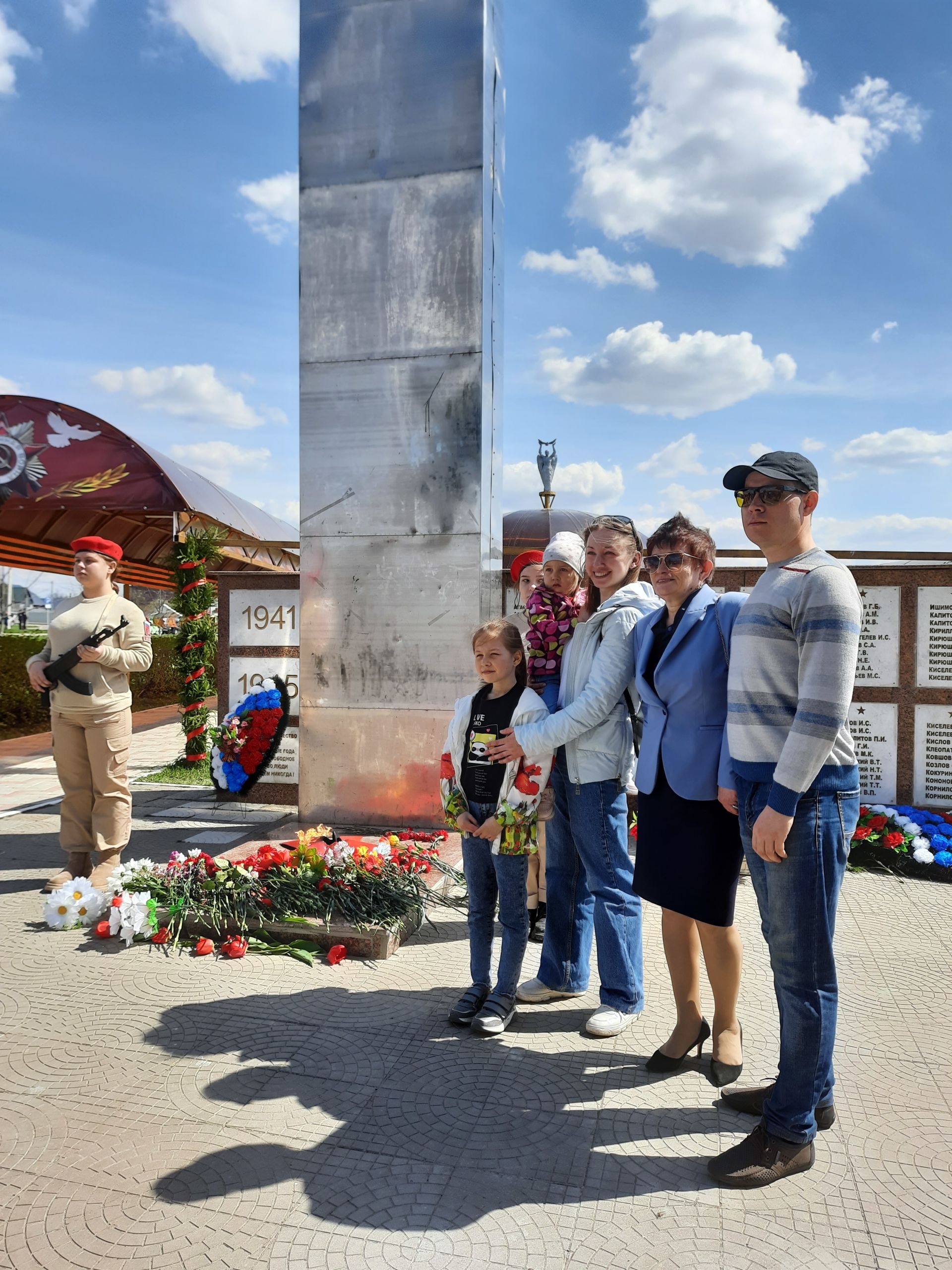 В Пестрецах прошел праздничный парад ко Дню Победы