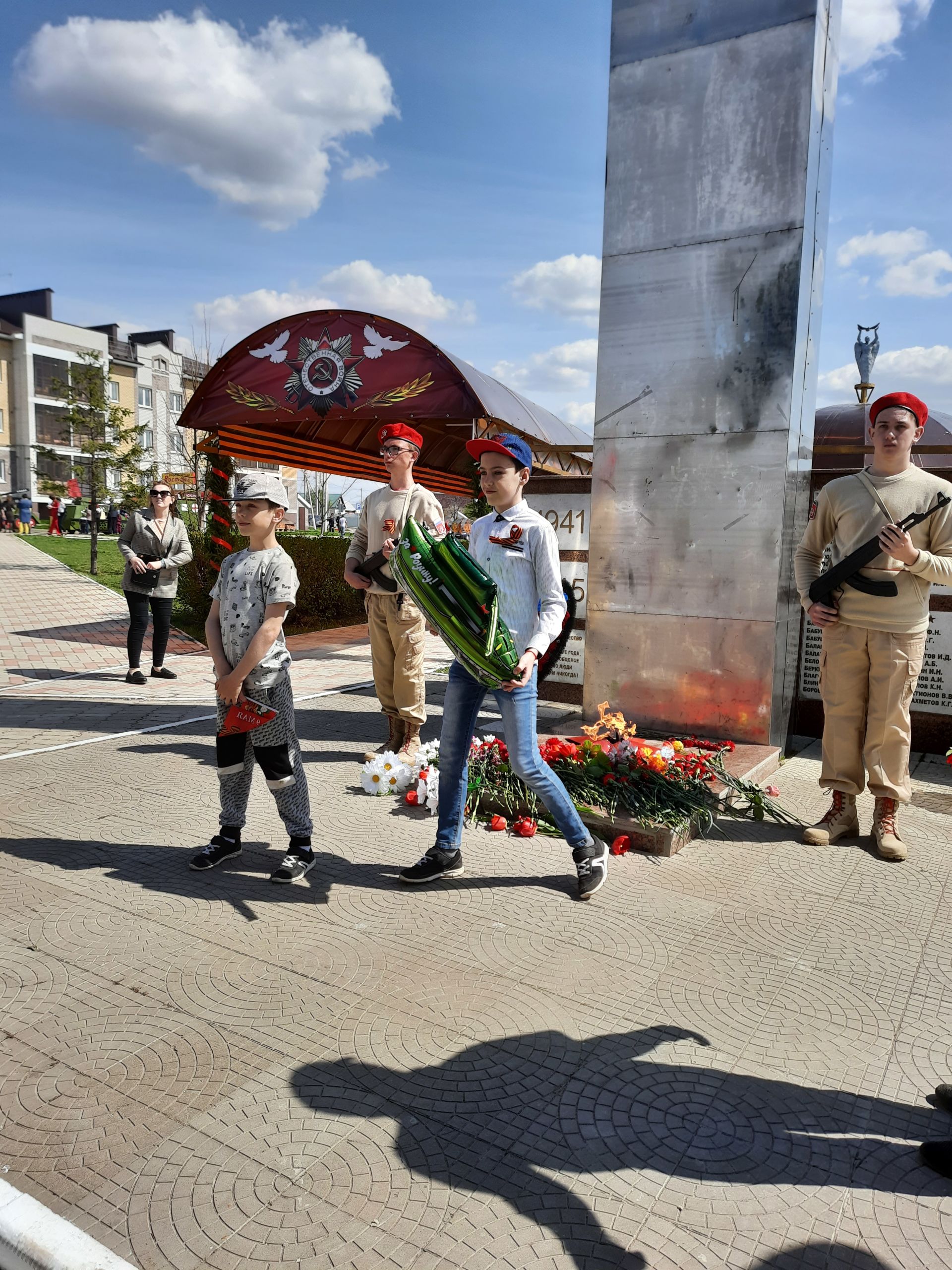 В Пестрецах прошел праздничный парад ко Дню Победы