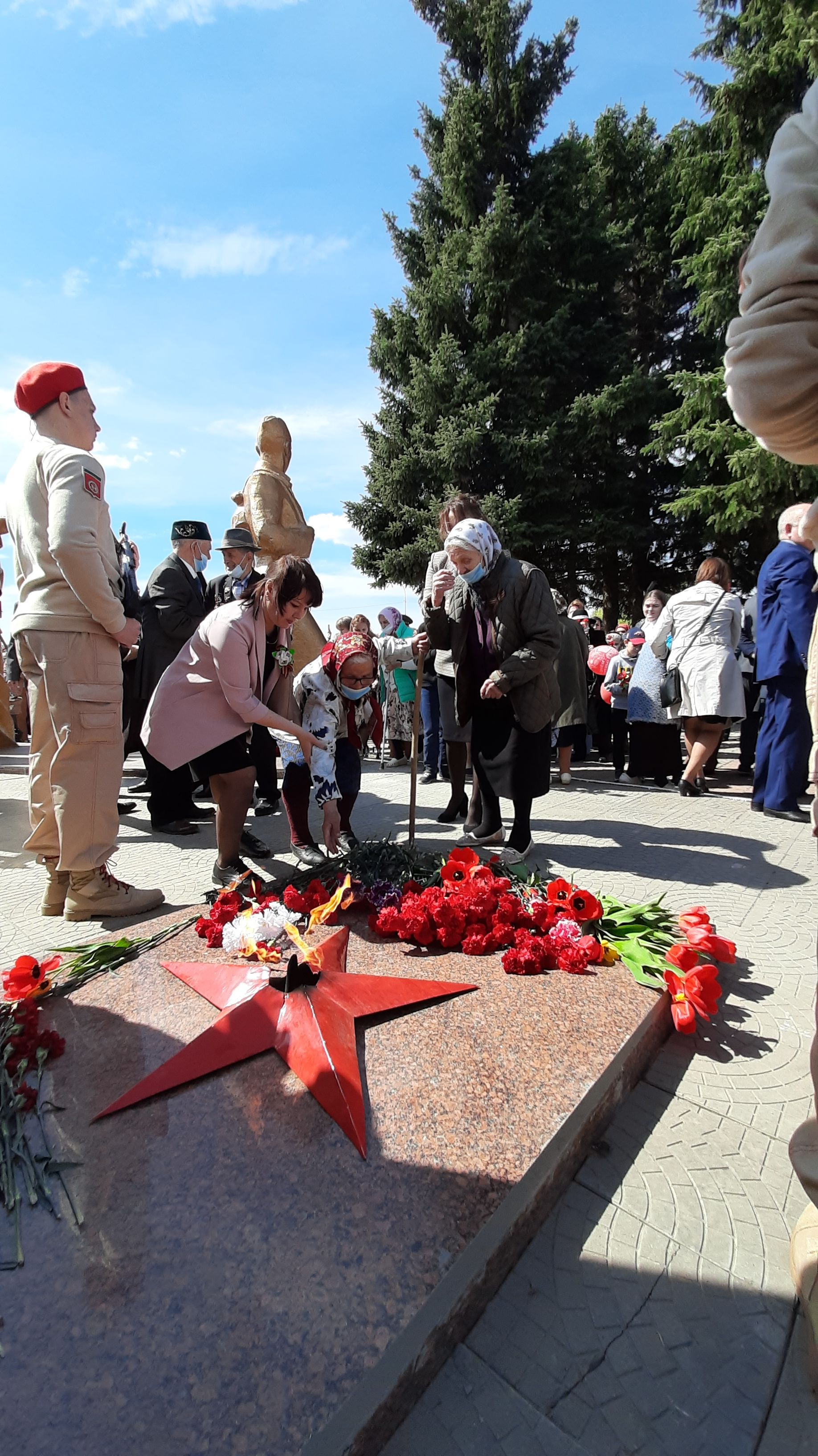 В Пестрецах прошел праздничный парад ко Дню Победы