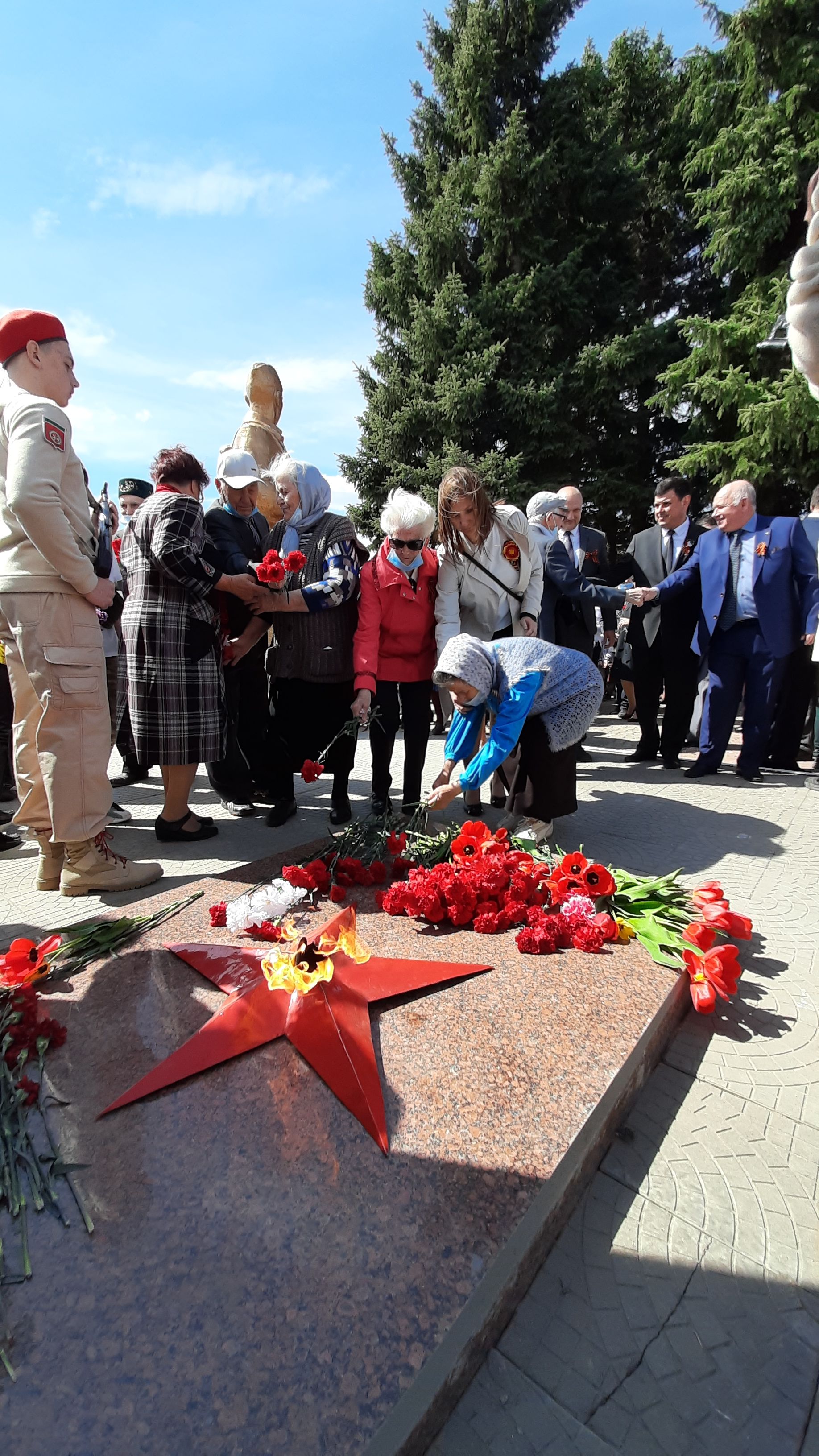 В Пестрецах прошел праздничный парад ко Дню Победы