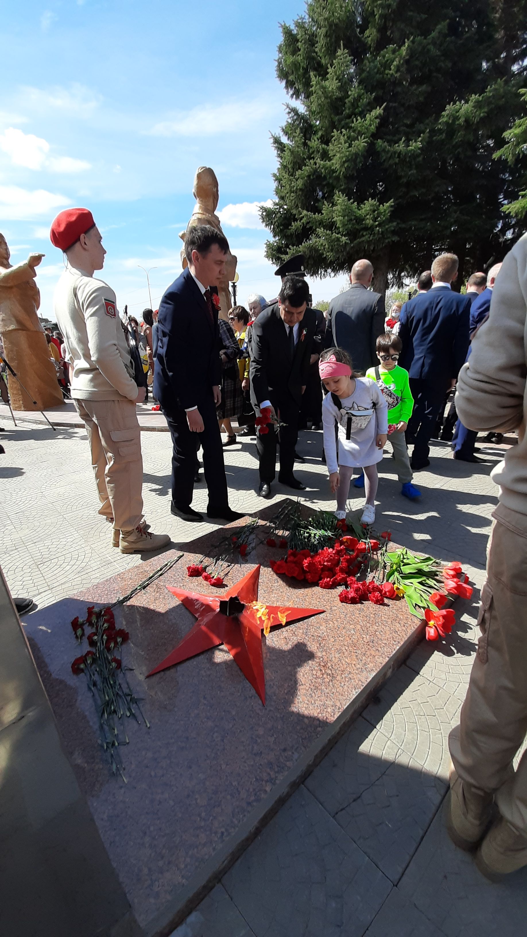 В Пестрецах прошел праздничный парад ко Дню Победы