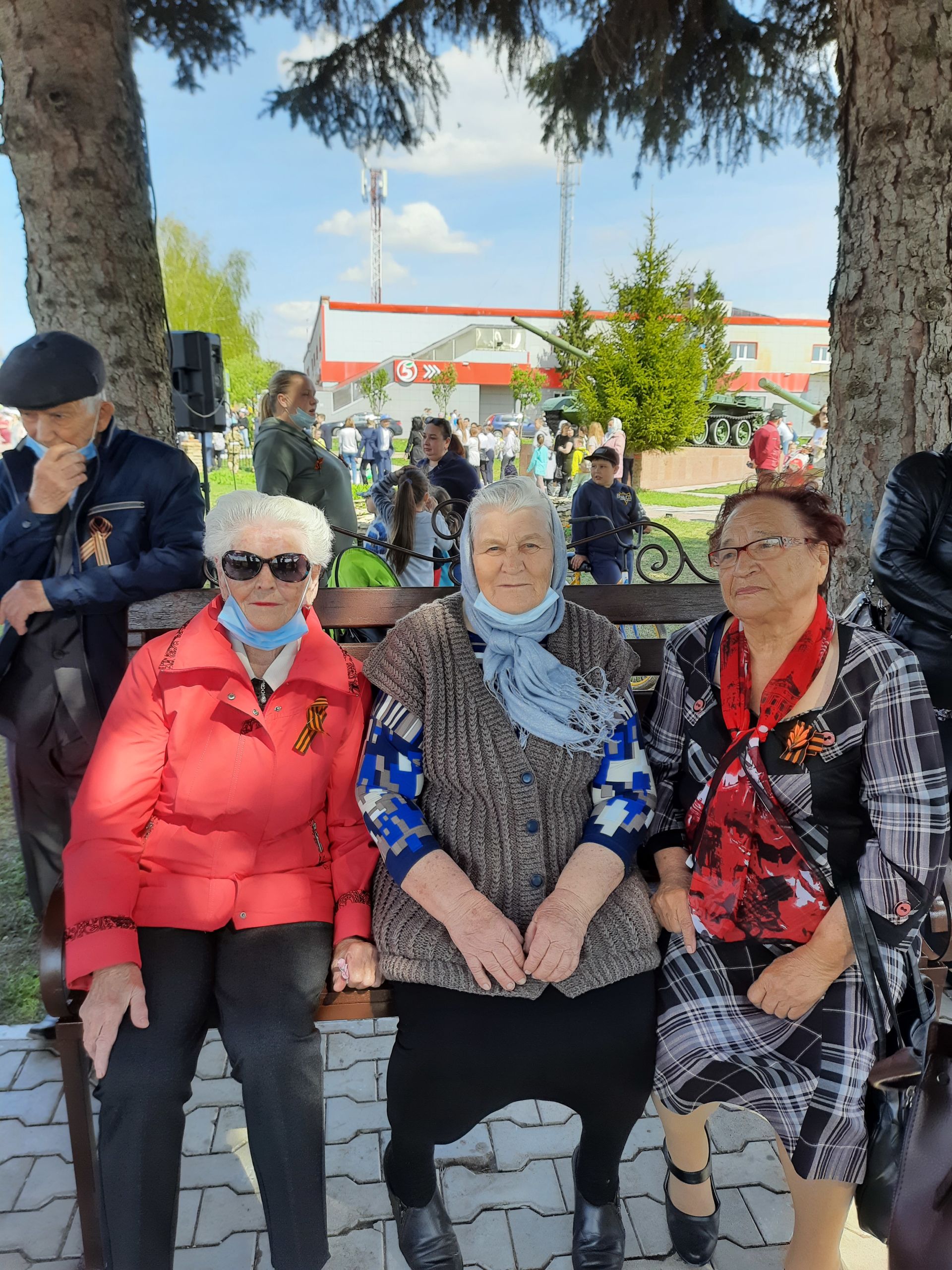 В Пестрецах прошел праздничный парад ко Дню Победы