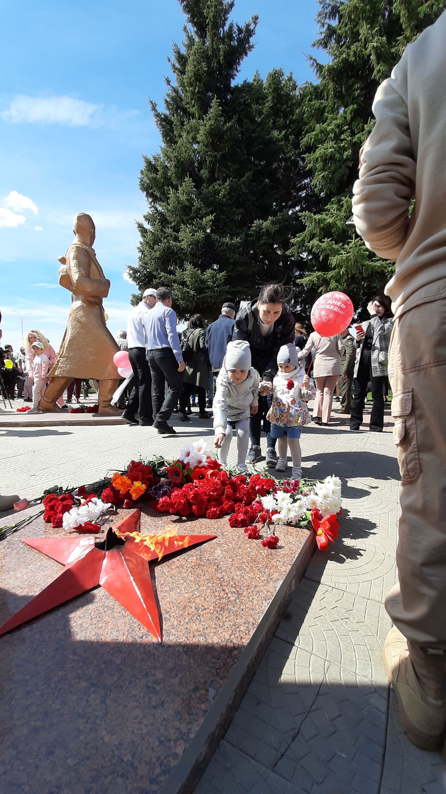 В Пестрецах прошел праздничный парад ко Дню Победы