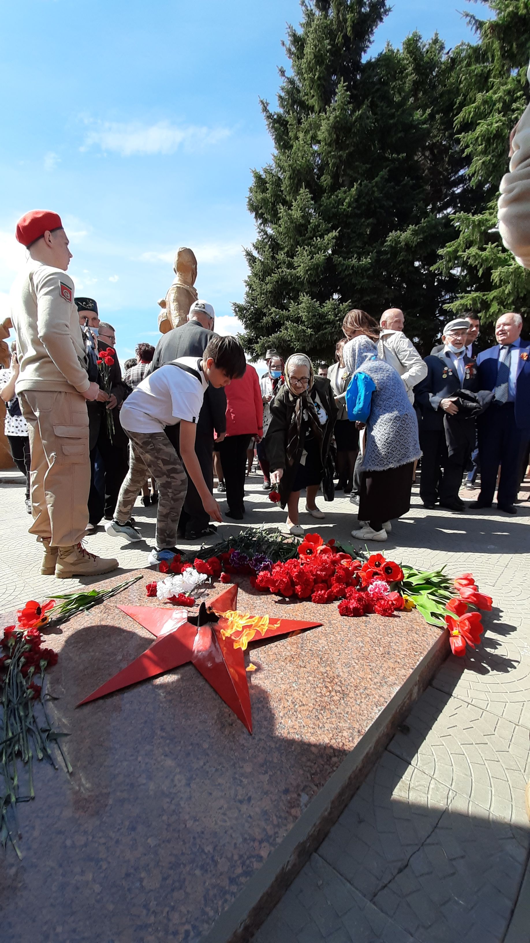 В Пестрецах прошел праздничный парад ко Дню Победы