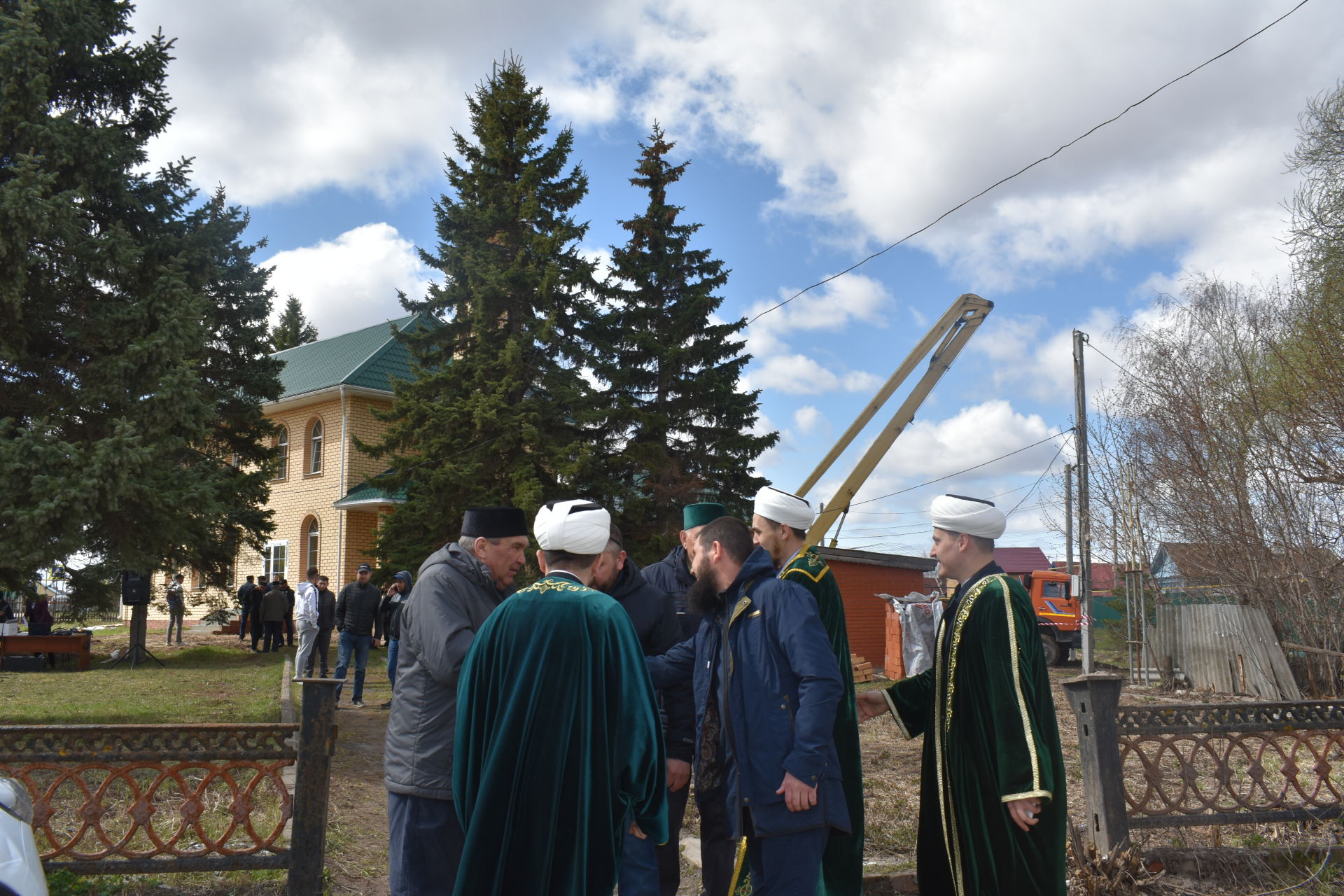 На мечеть «Сафар» в селе Богородское водружен полумесяц