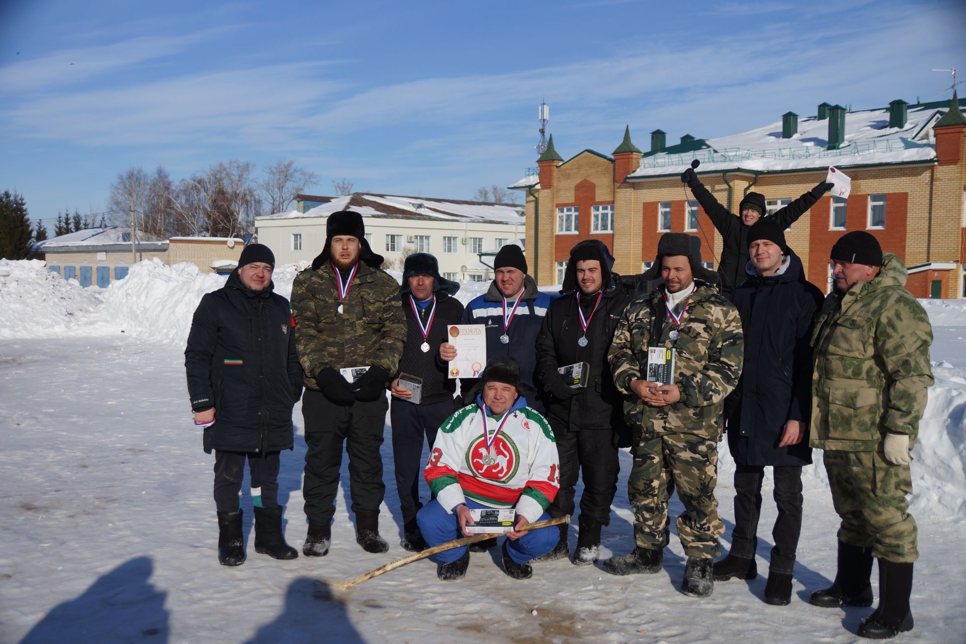 Шәле авылында итекле хоккей