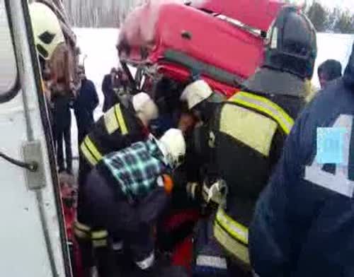 Появилось видео жуткой аварии с  большегрузами в Татарстане (видео)