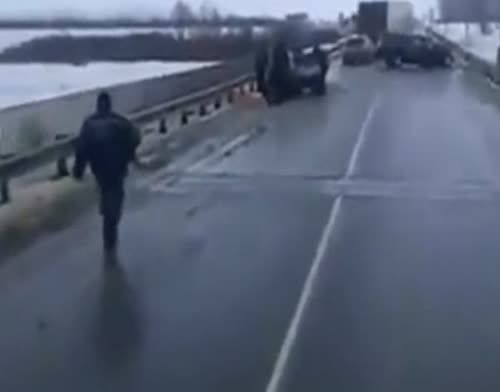 В сети появилось видео с места аварии в Татарстане, где погибла семья