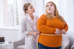 Врач объяснила, почему пациентов с ожирением сложнее вылечить от инфекционных болезней